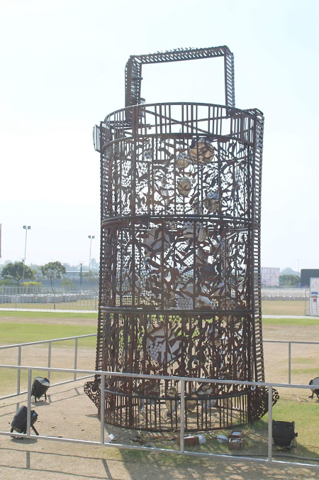 gallery-item