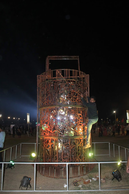 gallery-item